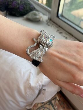 💎Vintage Crystal Cat Hidden Watch - Silver Cat with Black Leather Band